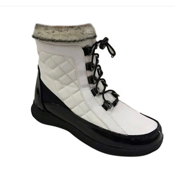 TOTES LISA Women's White / Black Waterproof Flat Heel Snow Winter Bo… - Picture 1 of 15